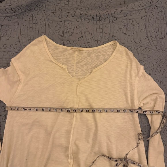 Truly Madly Deeply Cream V-Neck Tunic - Picture 4 of 6